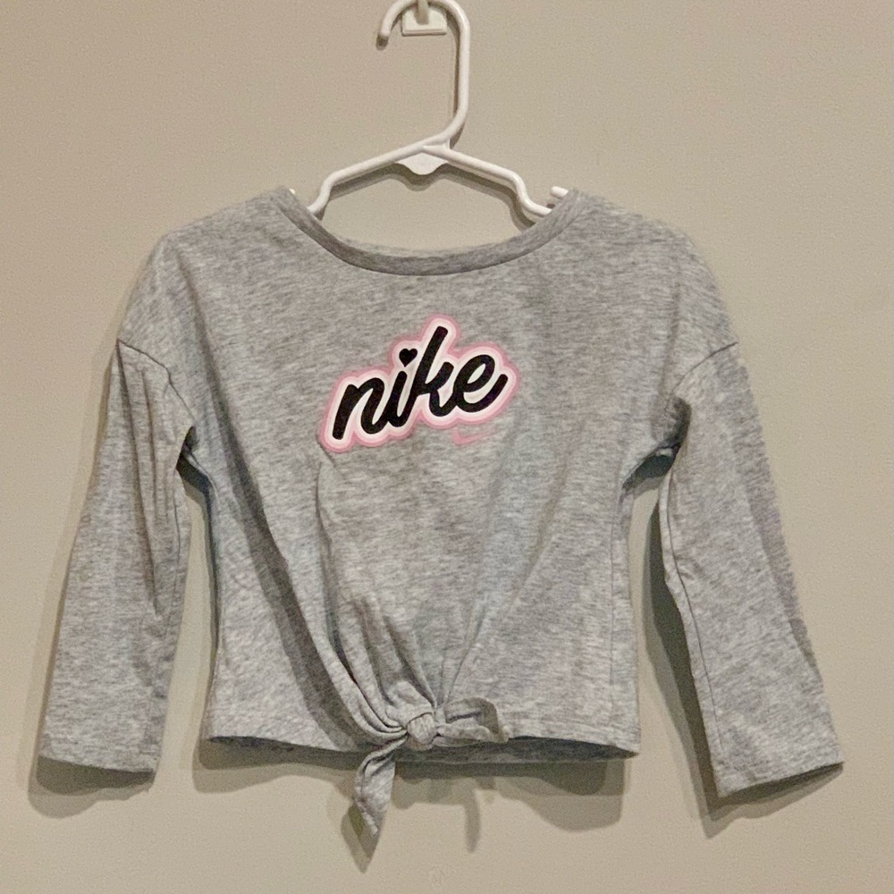 Grey long sleeve tee
